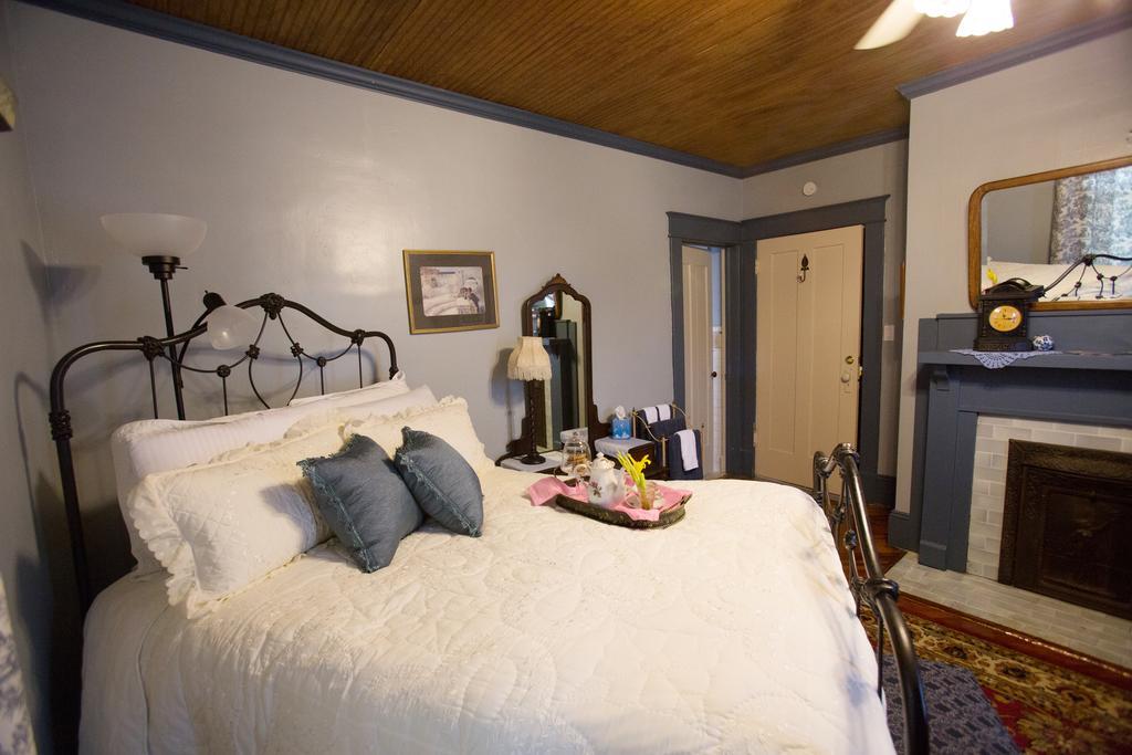 Bees B & B-V Mount Airy Bilik gambar